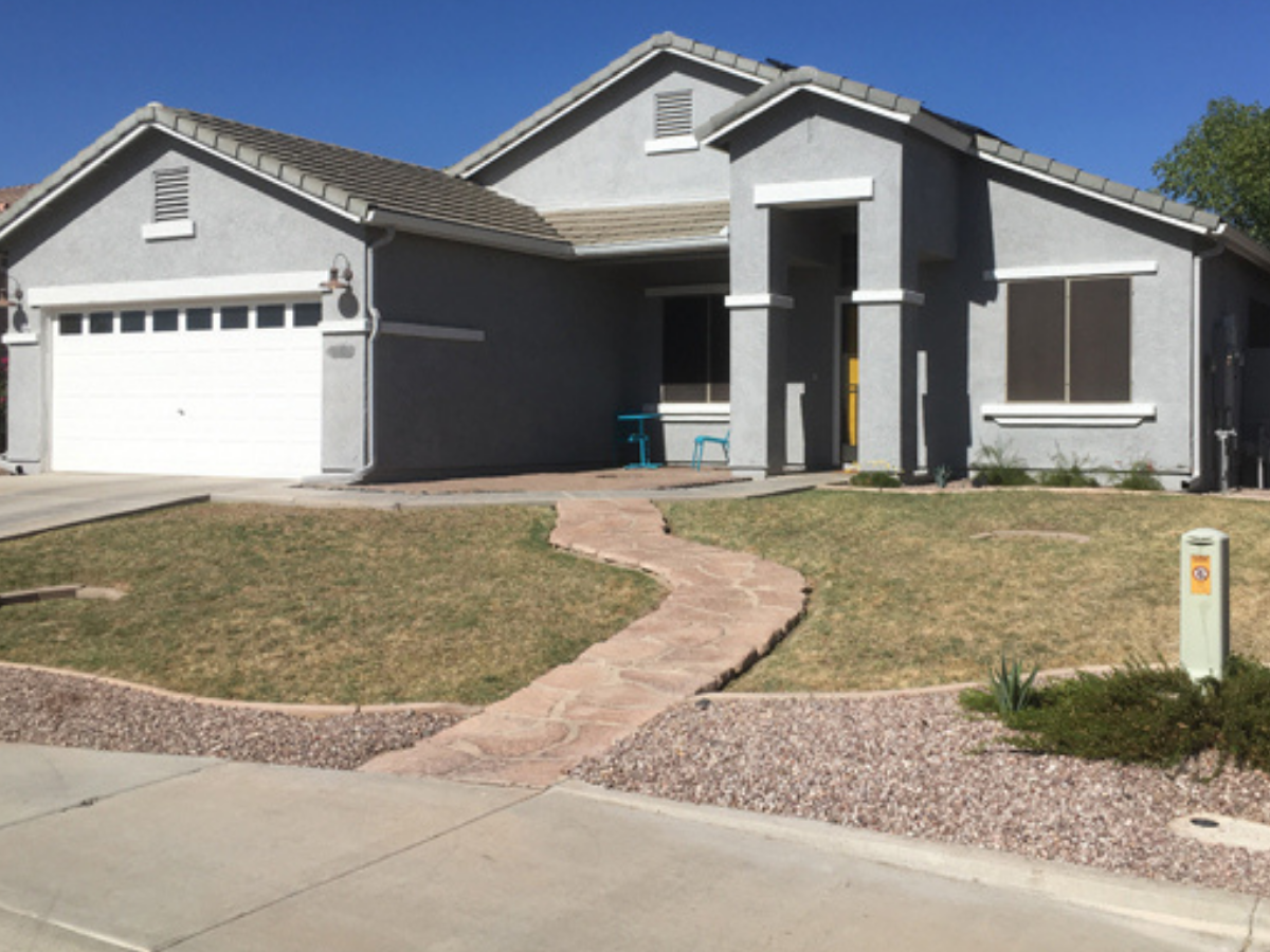 Front yard before AI design